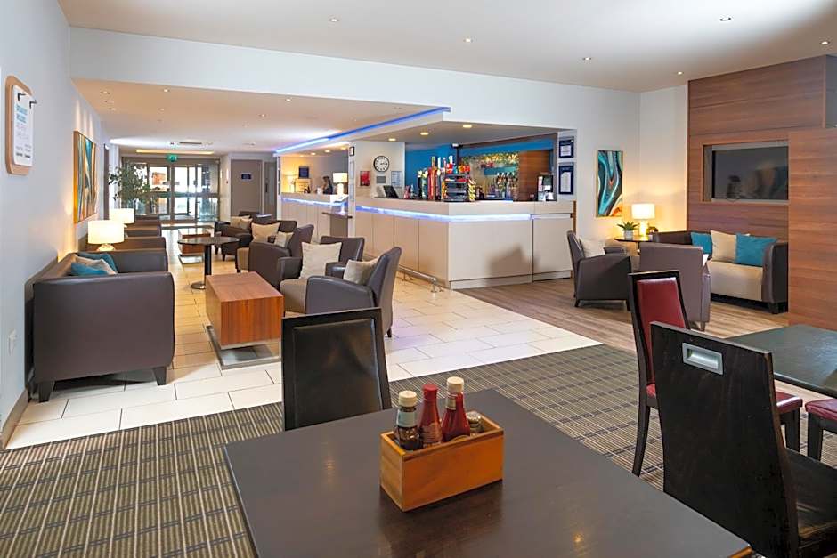 Holiday Inn Express Taunton East By IHG
