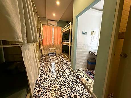 6-Bed Mixed Dormitory Room