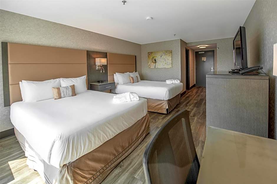 Coast Lonsdale Quay Hotel