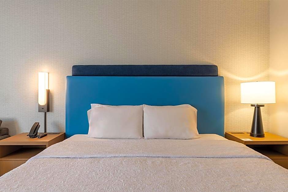 Hampton Inn By Hilton Portsmouth Central