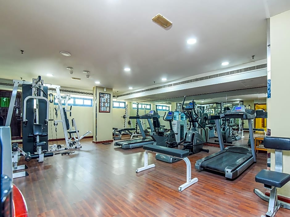 Landmark Summit Hotel