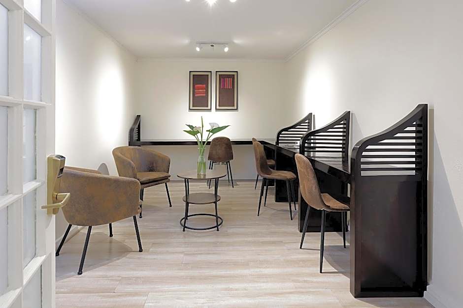 MR Express (ex Hotel Neruda Express)