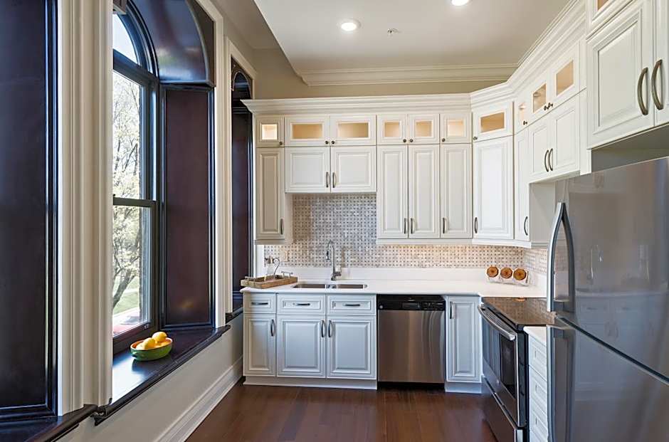 Sydney Boutique Inn & Suites