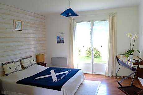 Queen Room with Garden View