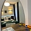 La Luna Premium Deluxe Apartment with Pool & Jacuzzi, Bikes and Secured Parking