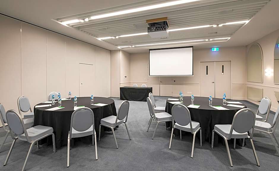 Holiday Inn Werribee By IHG