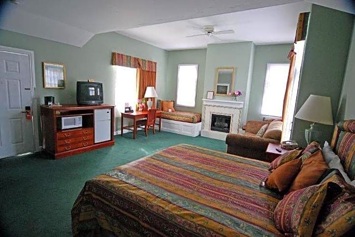 Rose Garden Inn – Berkeley, CA