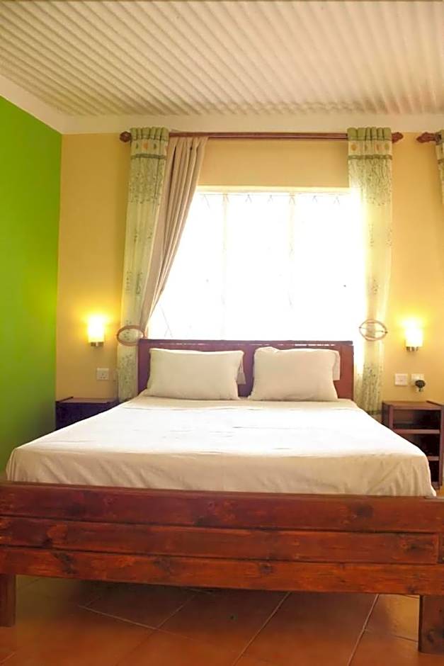 Le Cactus Guest House