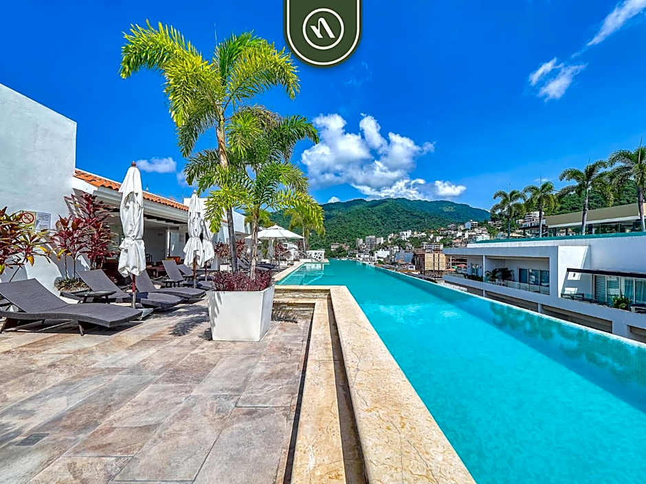 Luxury 2BR Condo in Romatic Zone - Rooftop Pool