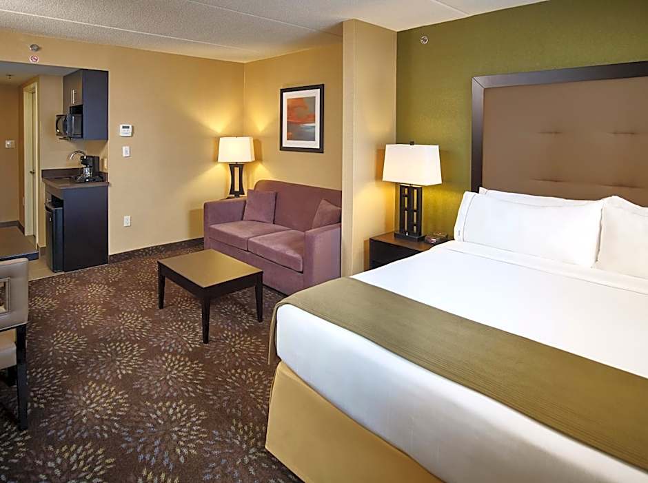 Holiday Inn Express & Suites Timmins by IHG