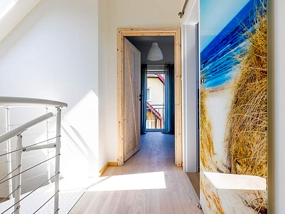 Seaview House with fireplace