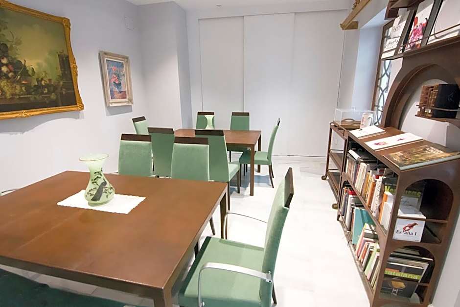 Hotel Oleum - Parking Gratuito bajo disponibilidad y reserva previa