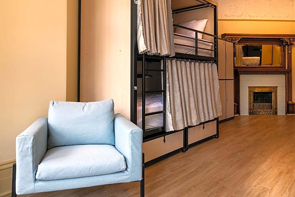 Auberge Jeunesse QBEDS Hostel