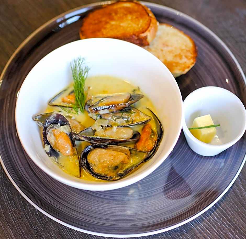 New National Hotel and Conference