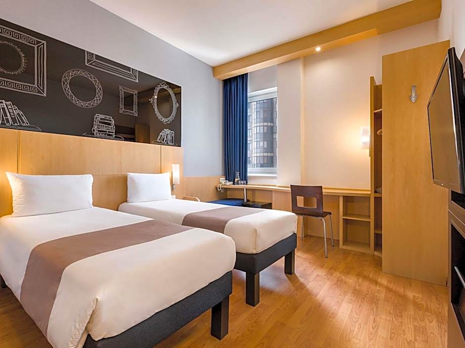 ibis Kyiv City Center