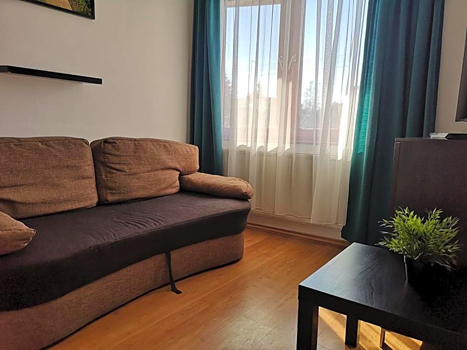 Parton Hotel & Bowling