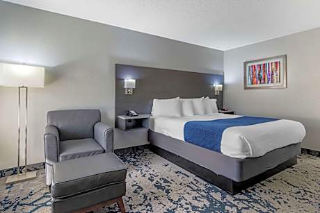 Queen Room with Roll in Shower - Disability Access/Non-Smoking