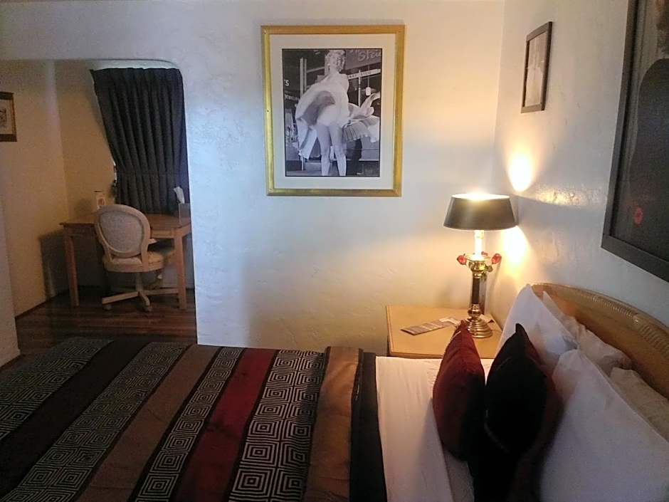 El Trovatore Motel