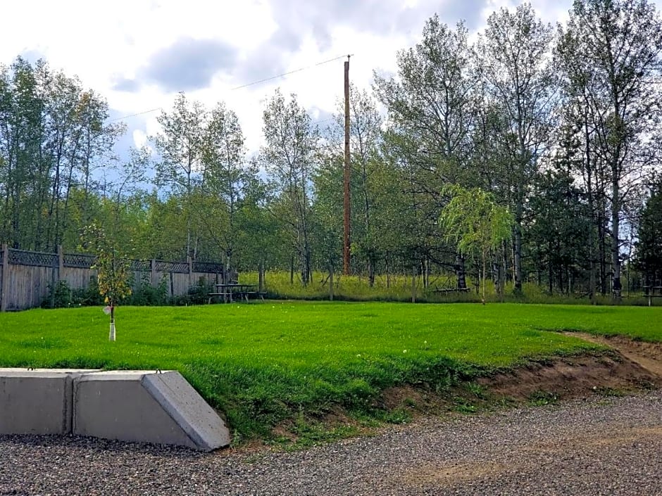 100 Mile Motel & RV Park