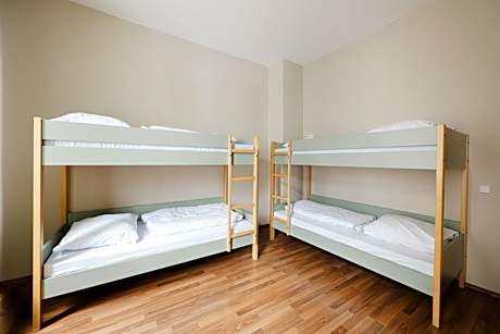 Bed in 4-Bed QUIET MIXED Dorm