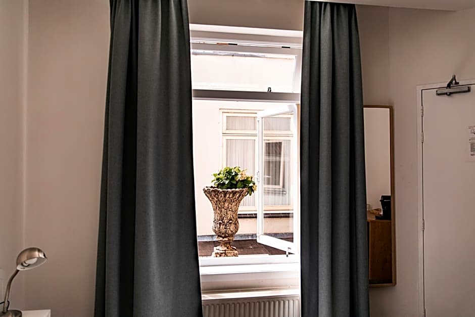 Ambassador City Centre Hotel