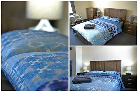 Queen Room with Communal Bathroom