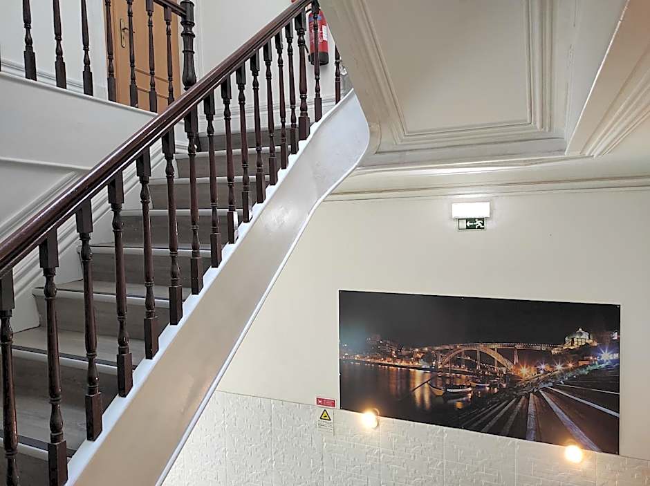 Lira Guest House B&B