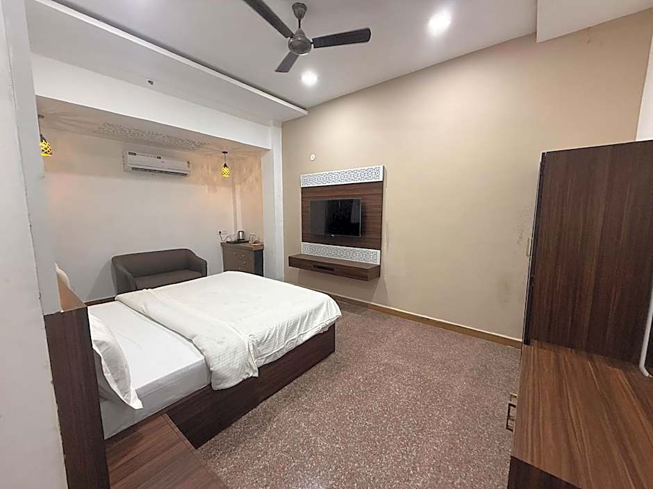 Hotel Pratap Palace