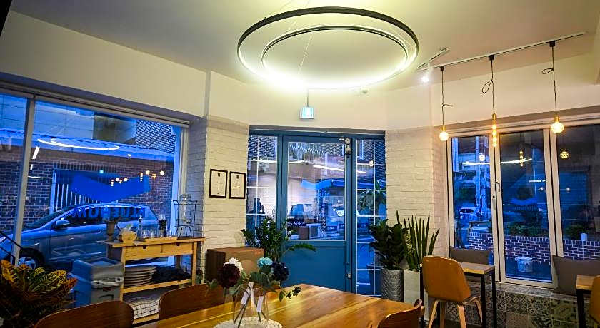 Bluehum Guesthouse