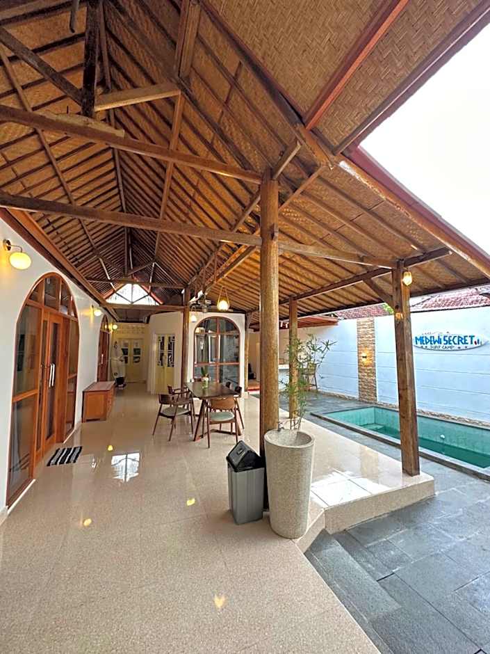 Medewi Secret SurfCamp