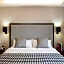 Leon Hotel