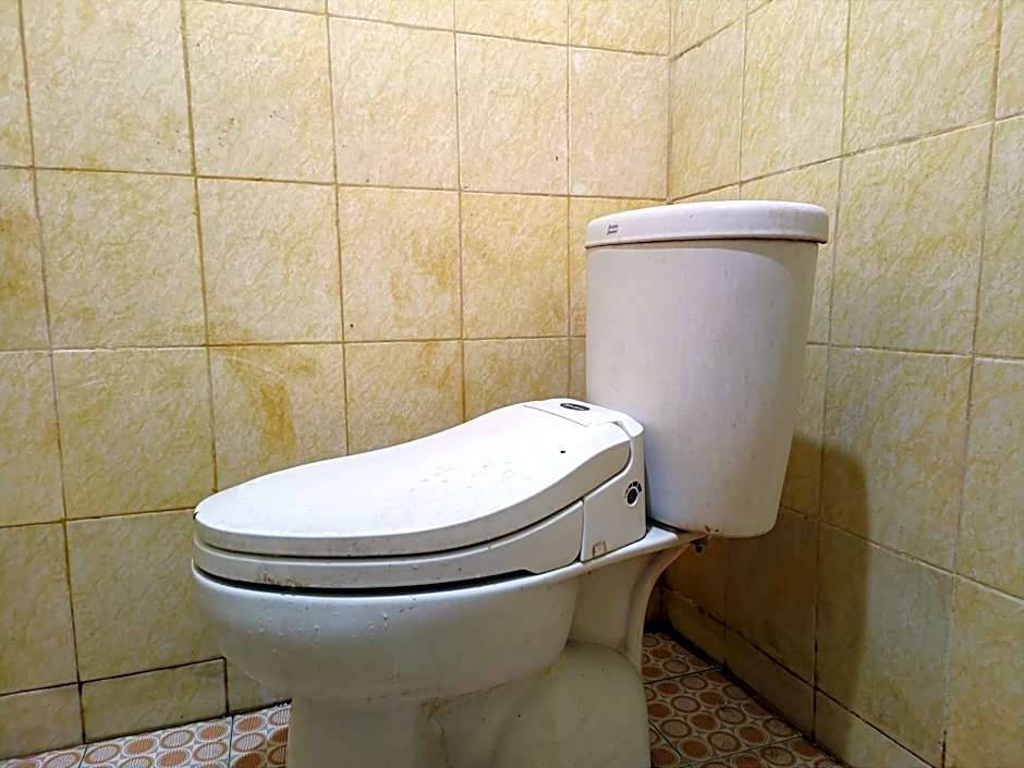 RedDoorz Syariah near Rumah Sakit Umum Wisata UIT