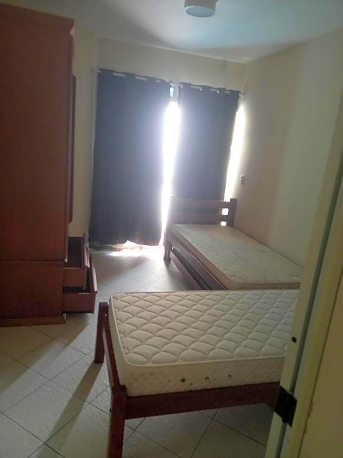 SOBRADO-BERTIOGA-Uso exclusivo para grupos de até 12 pessoas em 1 até 4 suítes