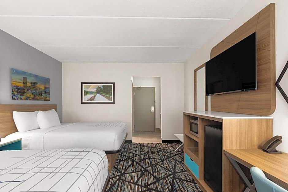 La Quinta Inn & Suites by Wyndham Atlanta Roswell