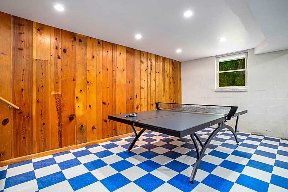 The Neighborhood Hotel Grand Beach