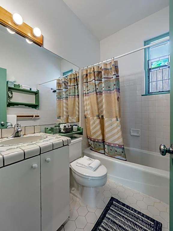 The Front Street Inn