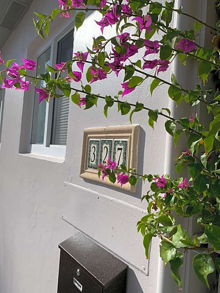 Tiana Beach Inn