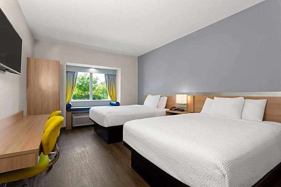 Microtel Inn & Suites By Wyndham Panama City