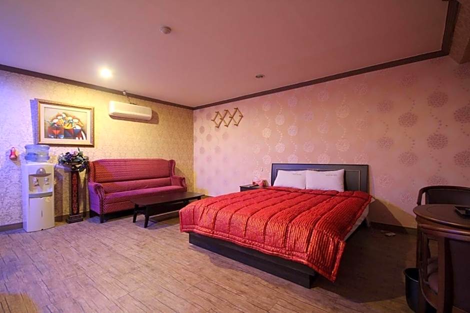 Shine Motel
