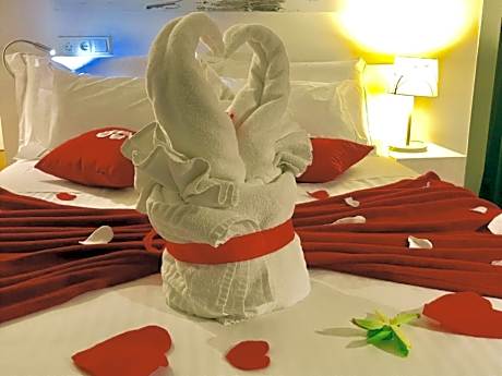 Double Room with Romantic Package