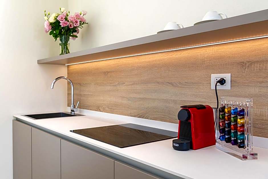 Palace Lido Hotel & Suites