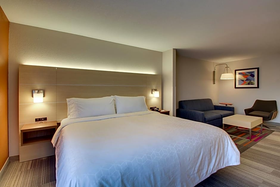 Holiday Inn Express Hotel & Suites Cedar Rapids I-380 at 33rd Avenue, an IHG Hotel