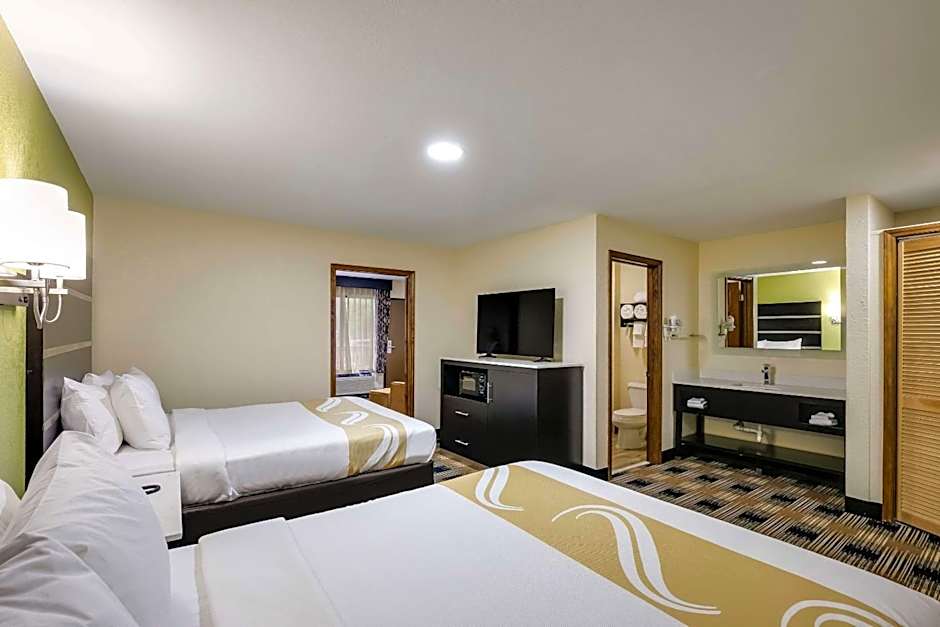 Quality Inn & Suites Mount Chalet