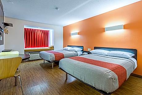 2 Queen Beds | Mobility Accessible Tub Nsmk