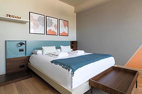 Deluxe Double Room with Balcony and Sea View
