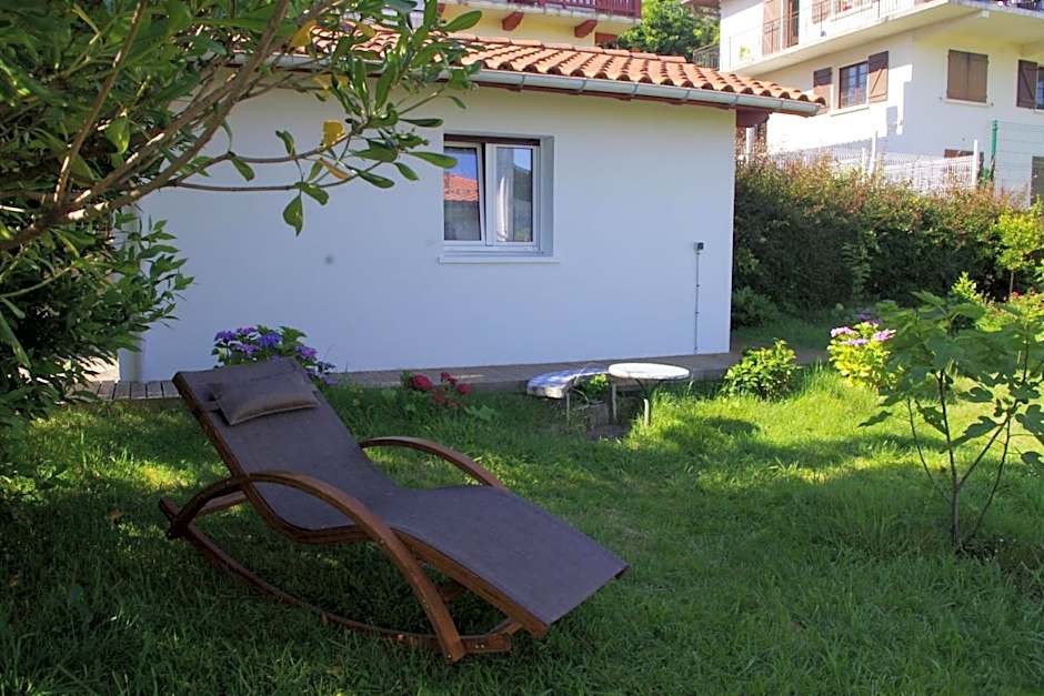 Chambres d'hôtes "HOR DAGO" près de la gare d'Hendaye avec le petit-déjeuner