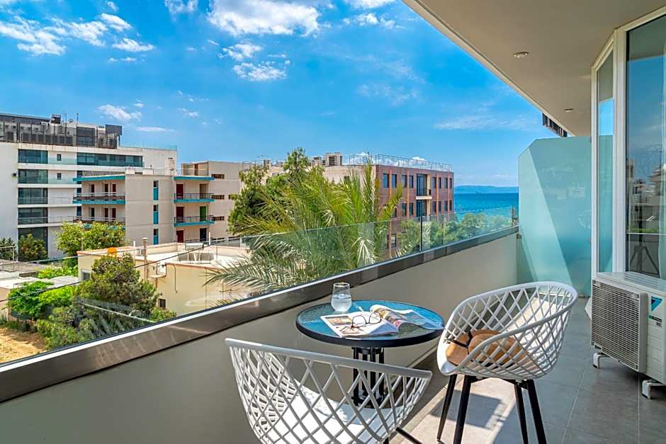 Maison 66, Riviera Hotels