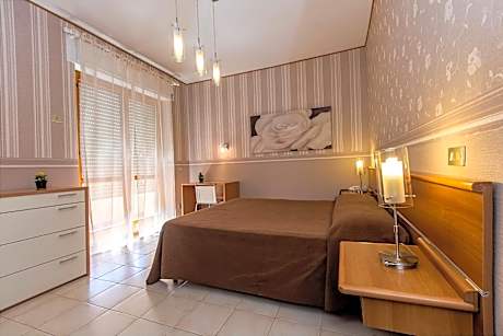 Hotel Residence Ulivi E Palme