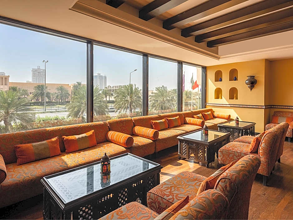 Mercure Grand Hotel Seef Hotel