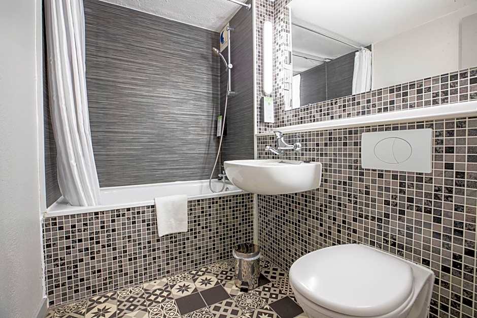 KYRIAD VALENCIENNES SUD - Rouvignies